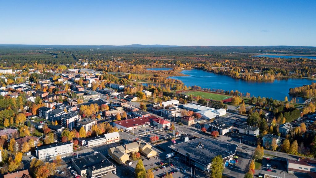 Ilmakuva kaupunkikeskustasta torin yli