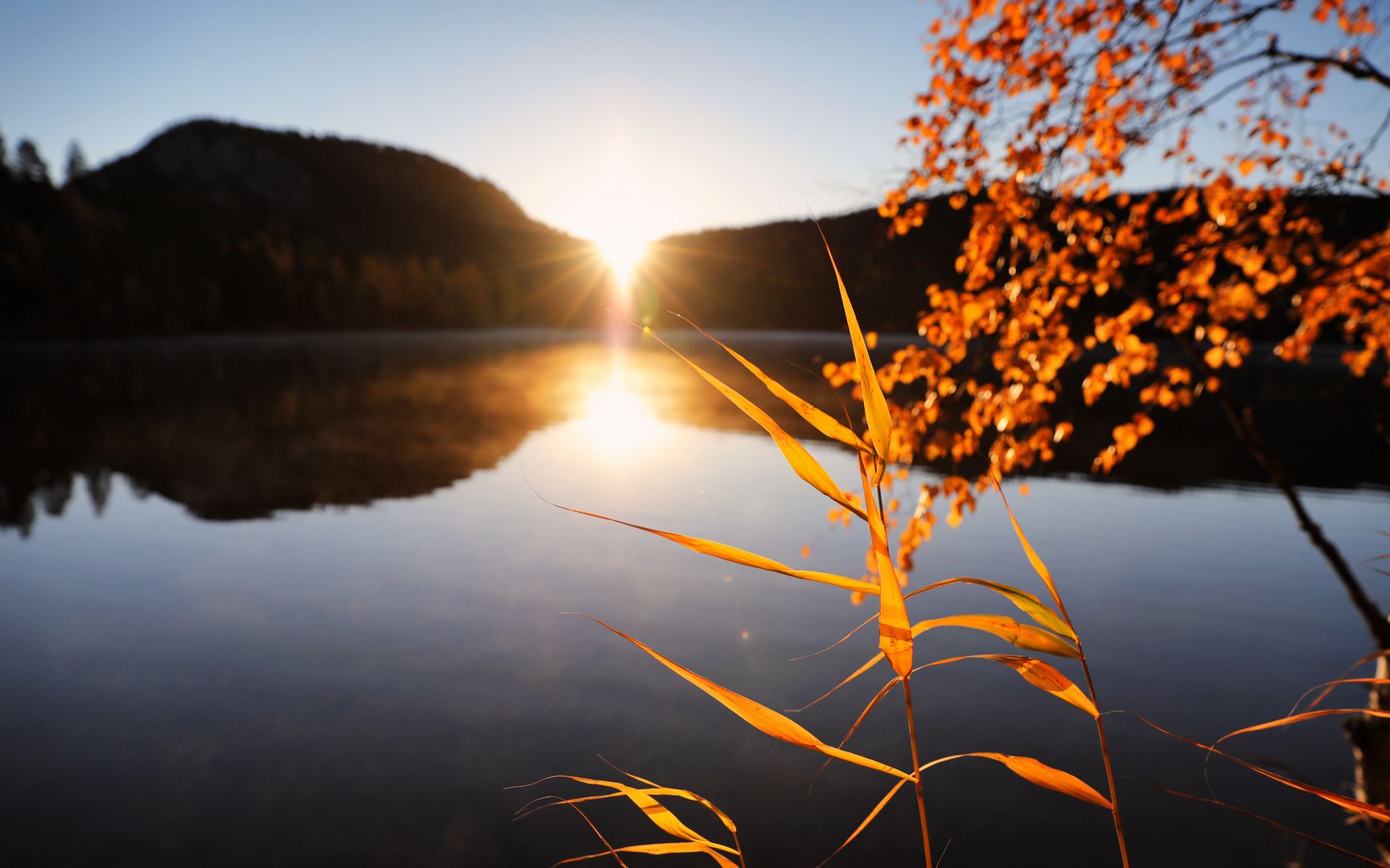 Syksyinen järvimaisema